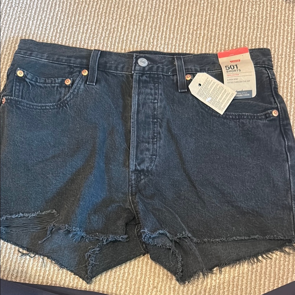 NWT Levi's 501  high rise black cut off Women's Shorts size 31